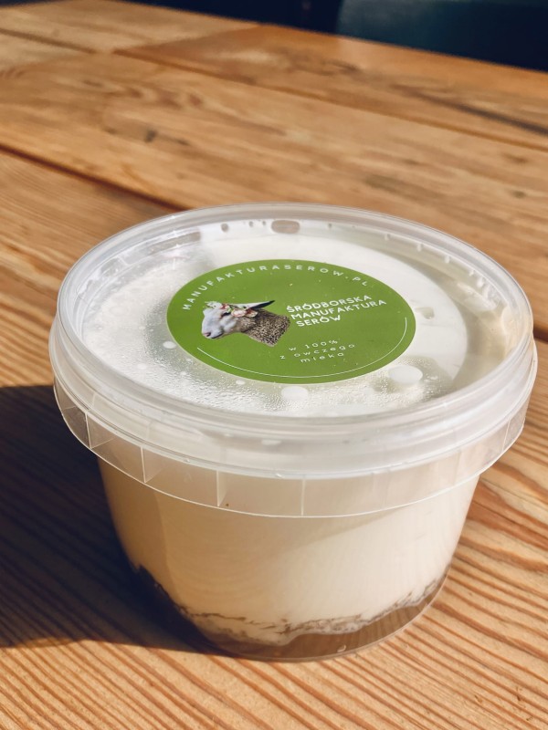 jogurt owczy z figą