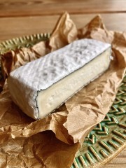 camembert_owczy_w_popiele_1.jpeg